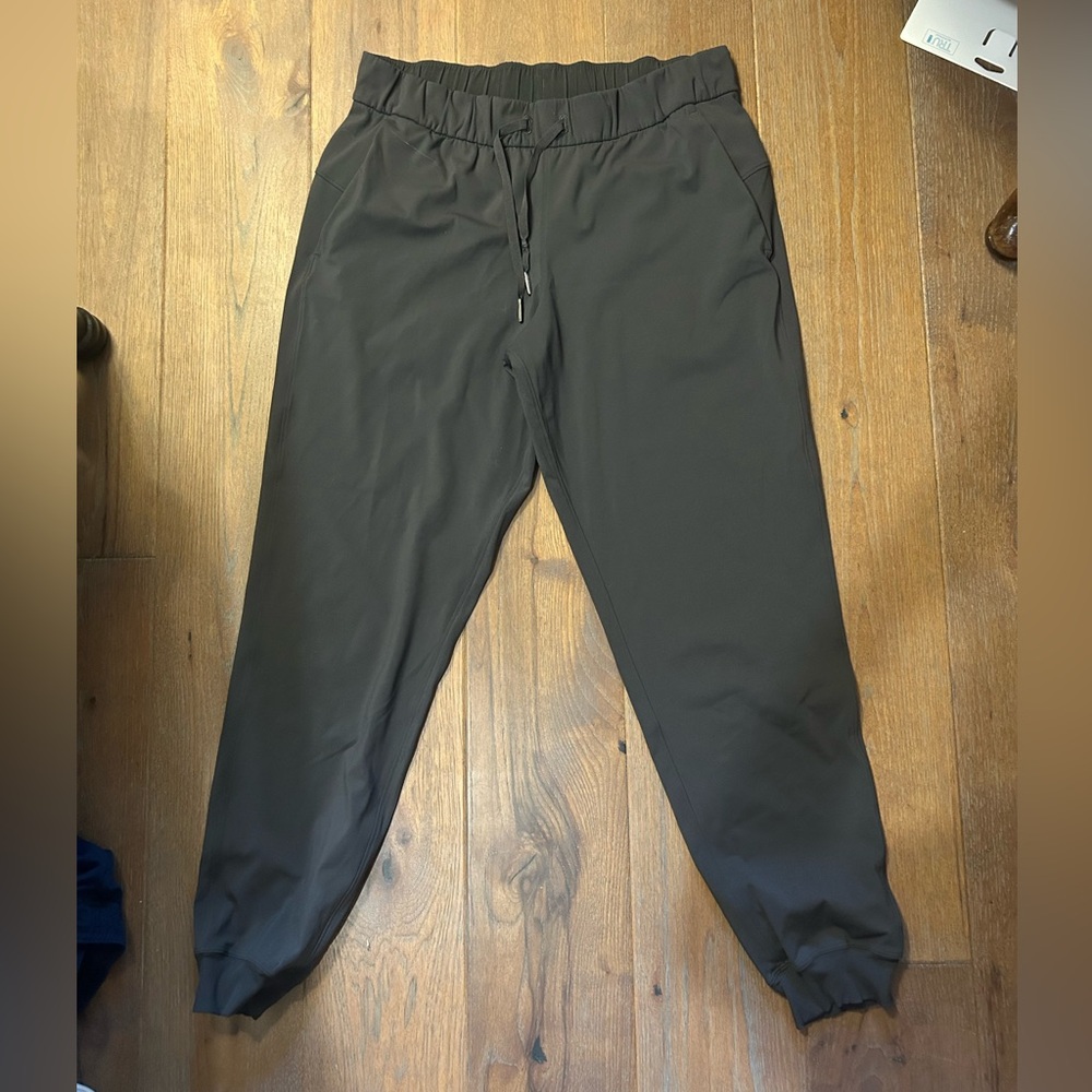 LULULEMON WOMENS GRAPHITE GRAY ATHLETIC JOGGER SIZE 8 PERFECT CONDITION